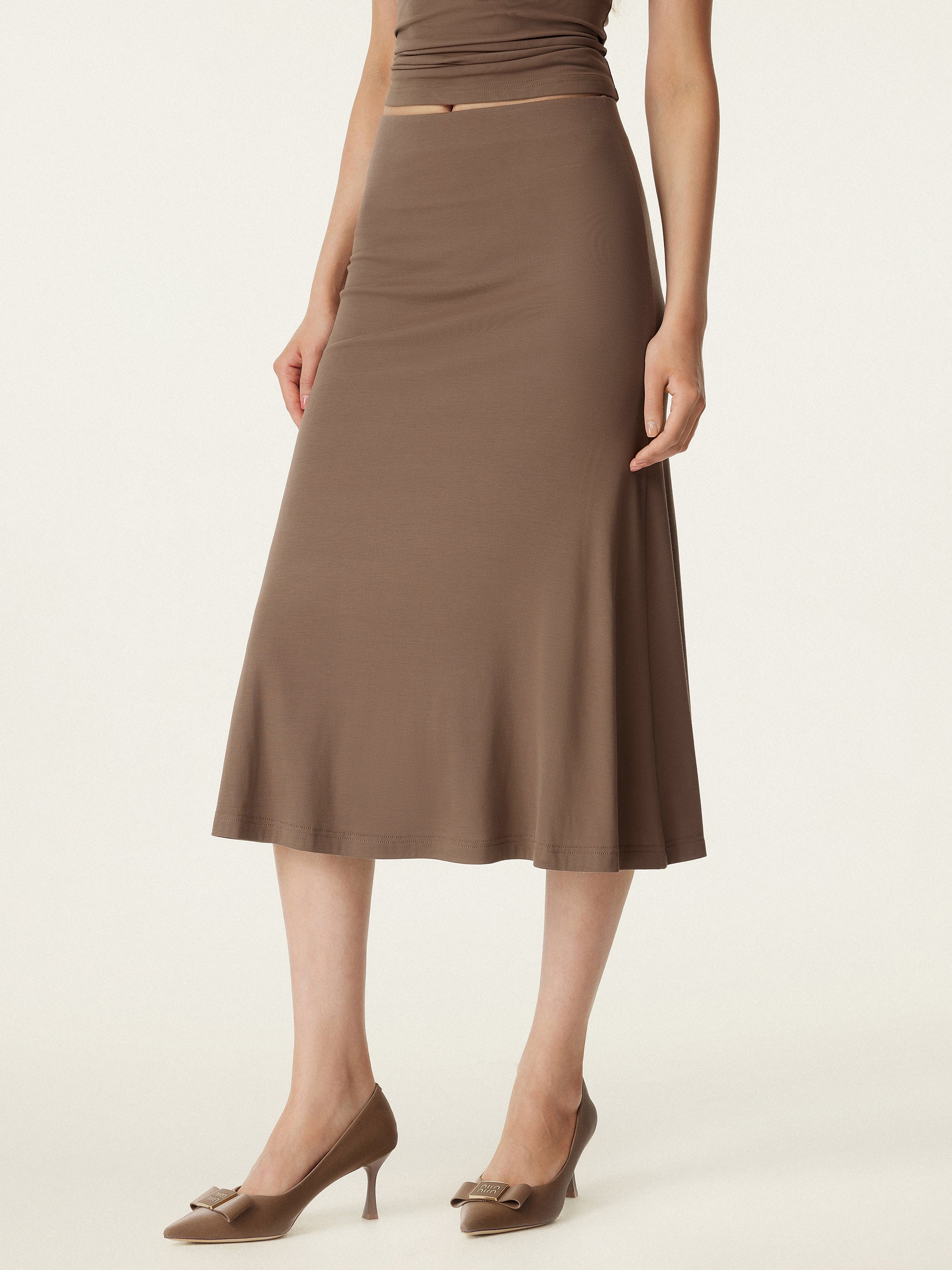 Elevated V-neck Side Ruched Cap Sleeve Bra Tee - Image 15